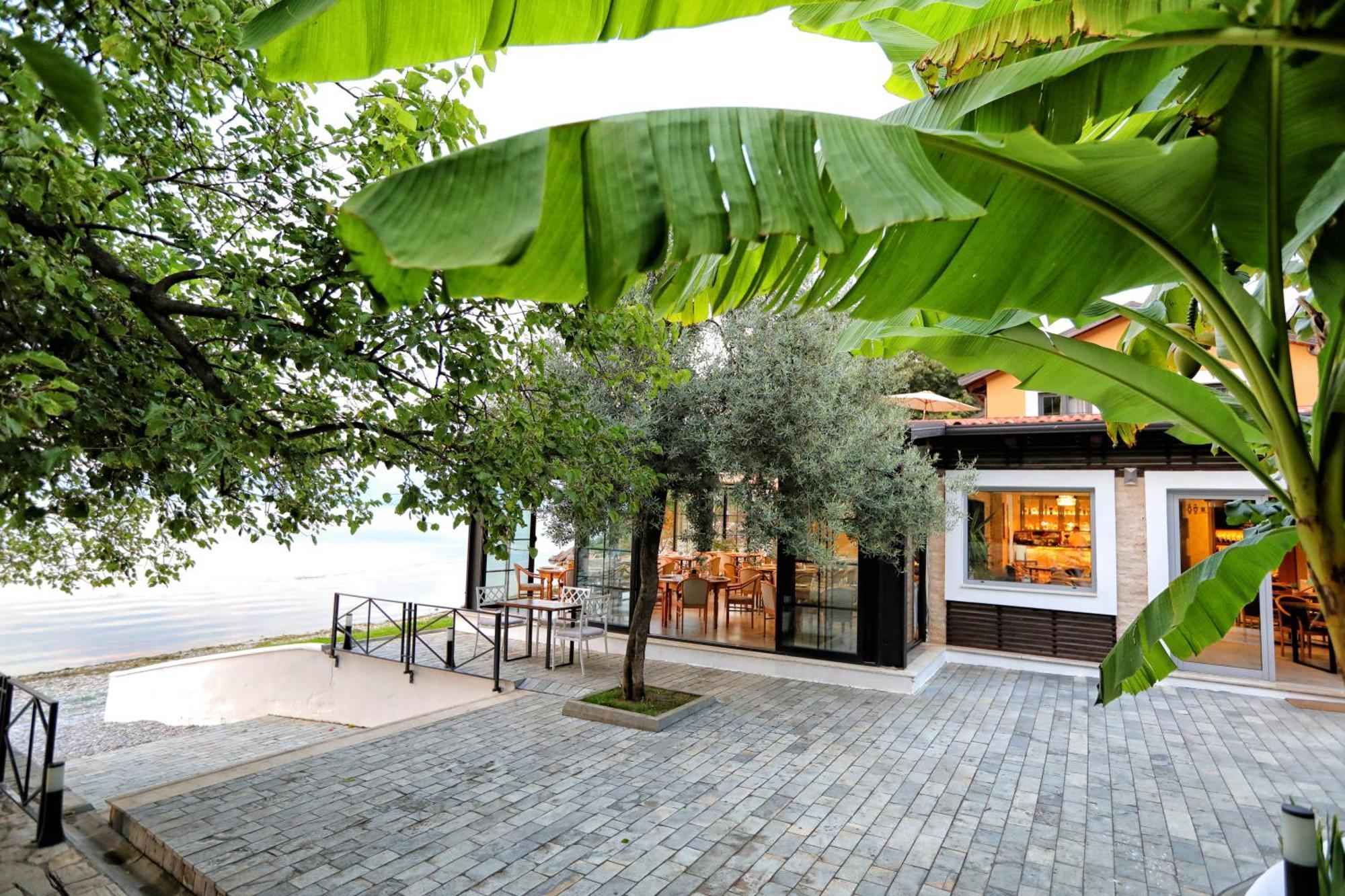 Hotel Labiatan Zogaj  Bagian luar foto