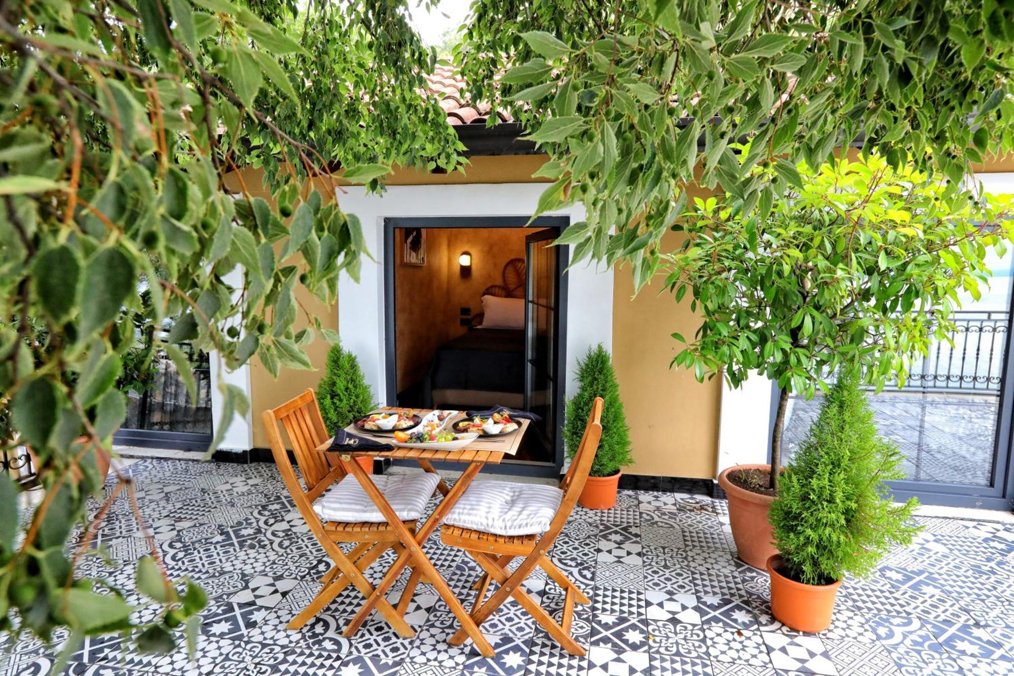 Hotel Labiatan Zogaj  Bagian luar foto
