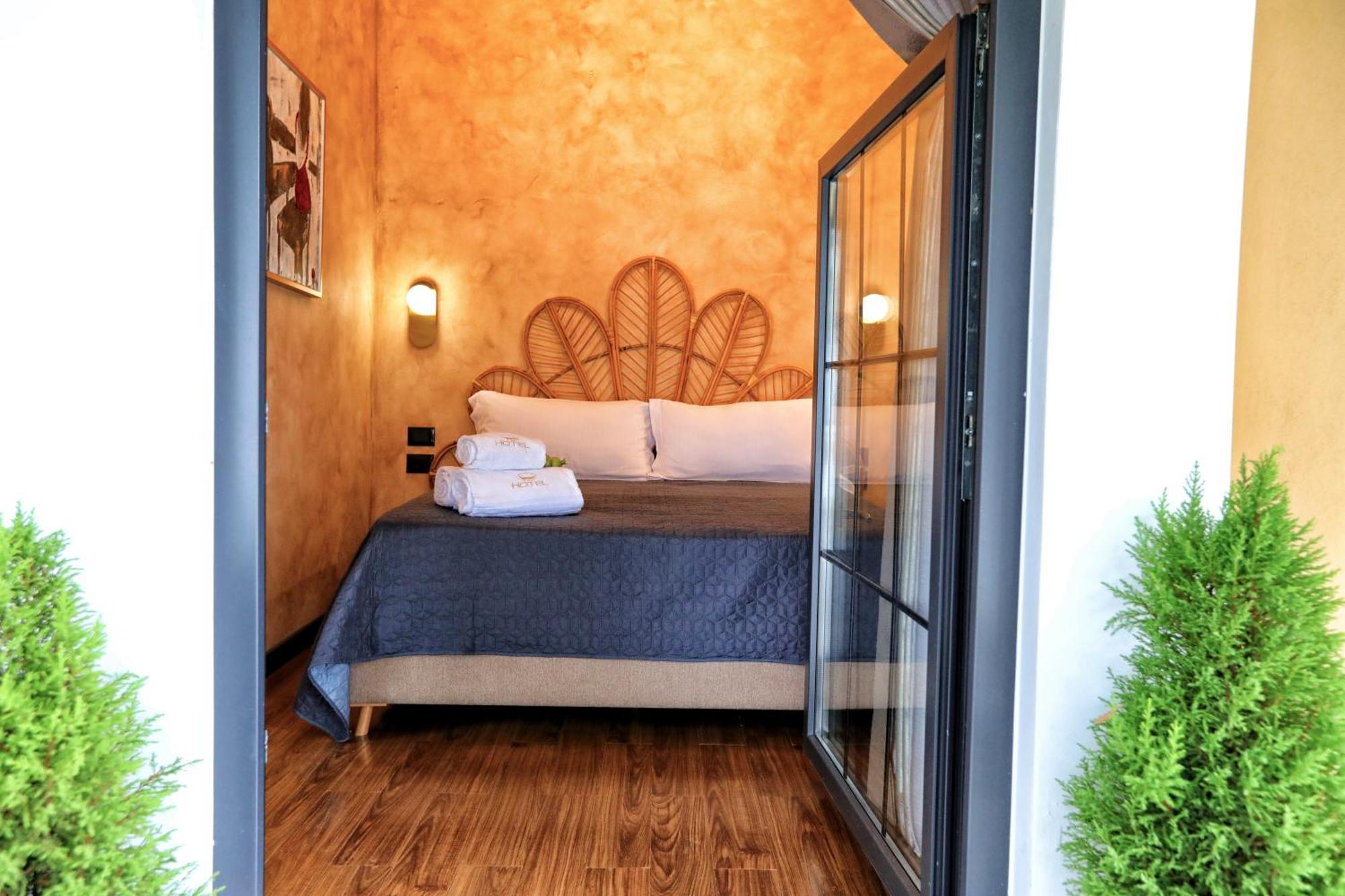 Hotel Labiatan Zogaj  Bagian luar foto