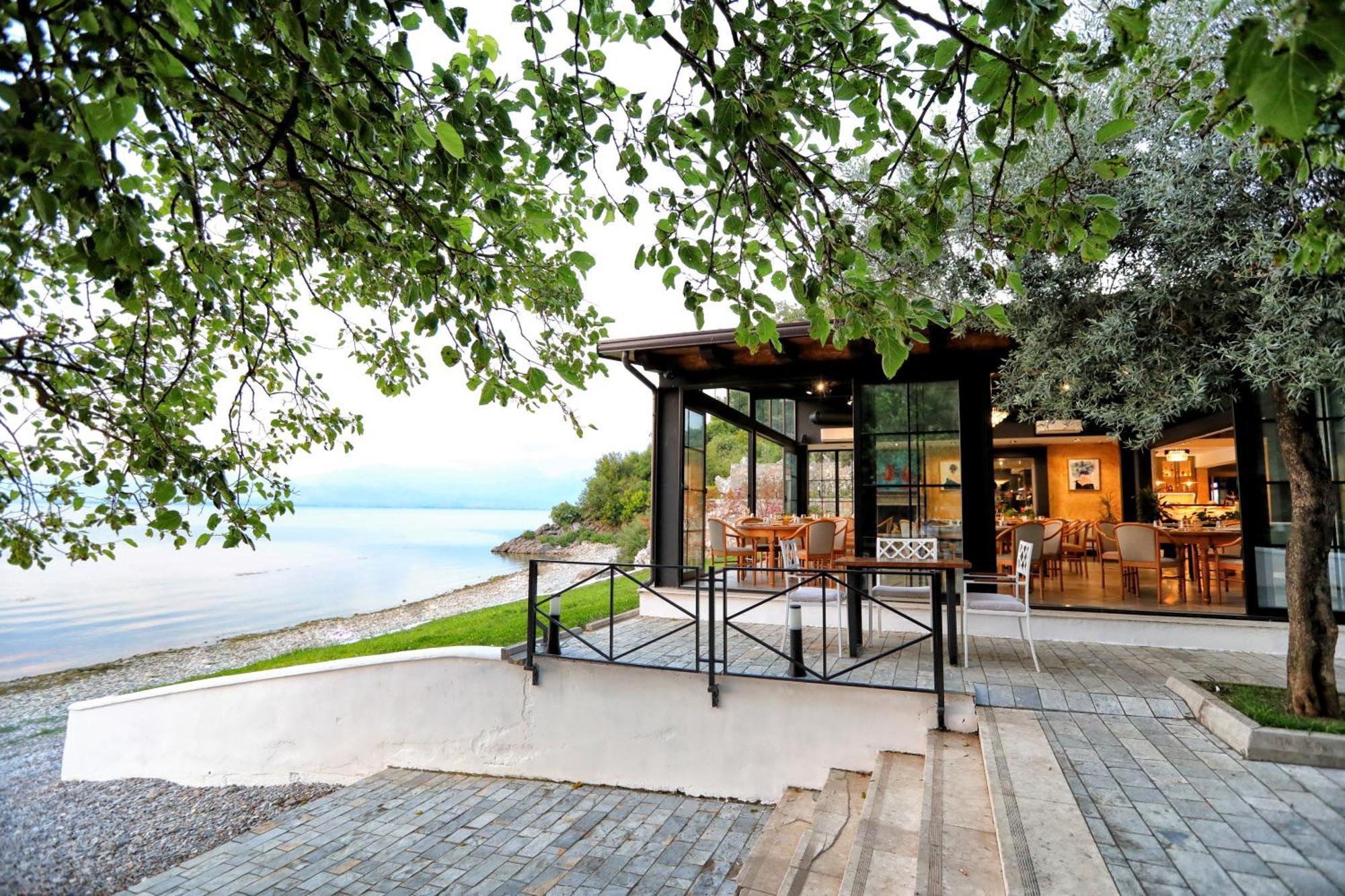 Hotel Labiatan Zogaj  Bagian luar foto
