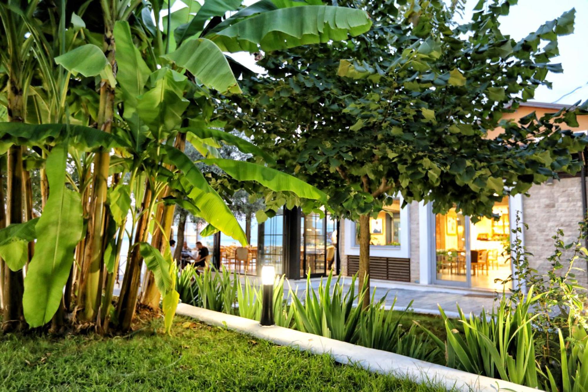 Hotel Labiatan Zogaj  Bagian luar foto