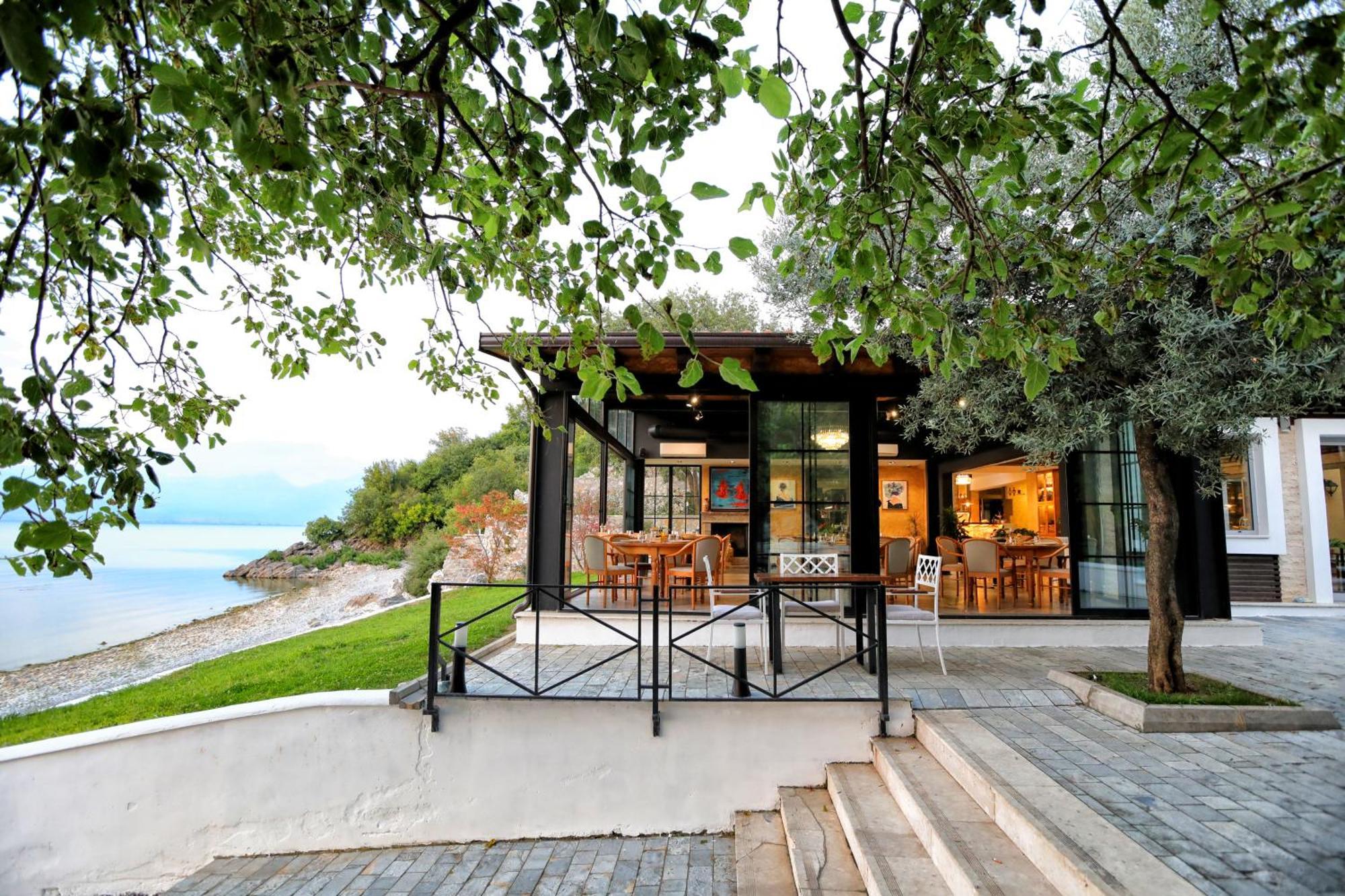 Hotel Labiatan Zogaj  Bagian luar foto