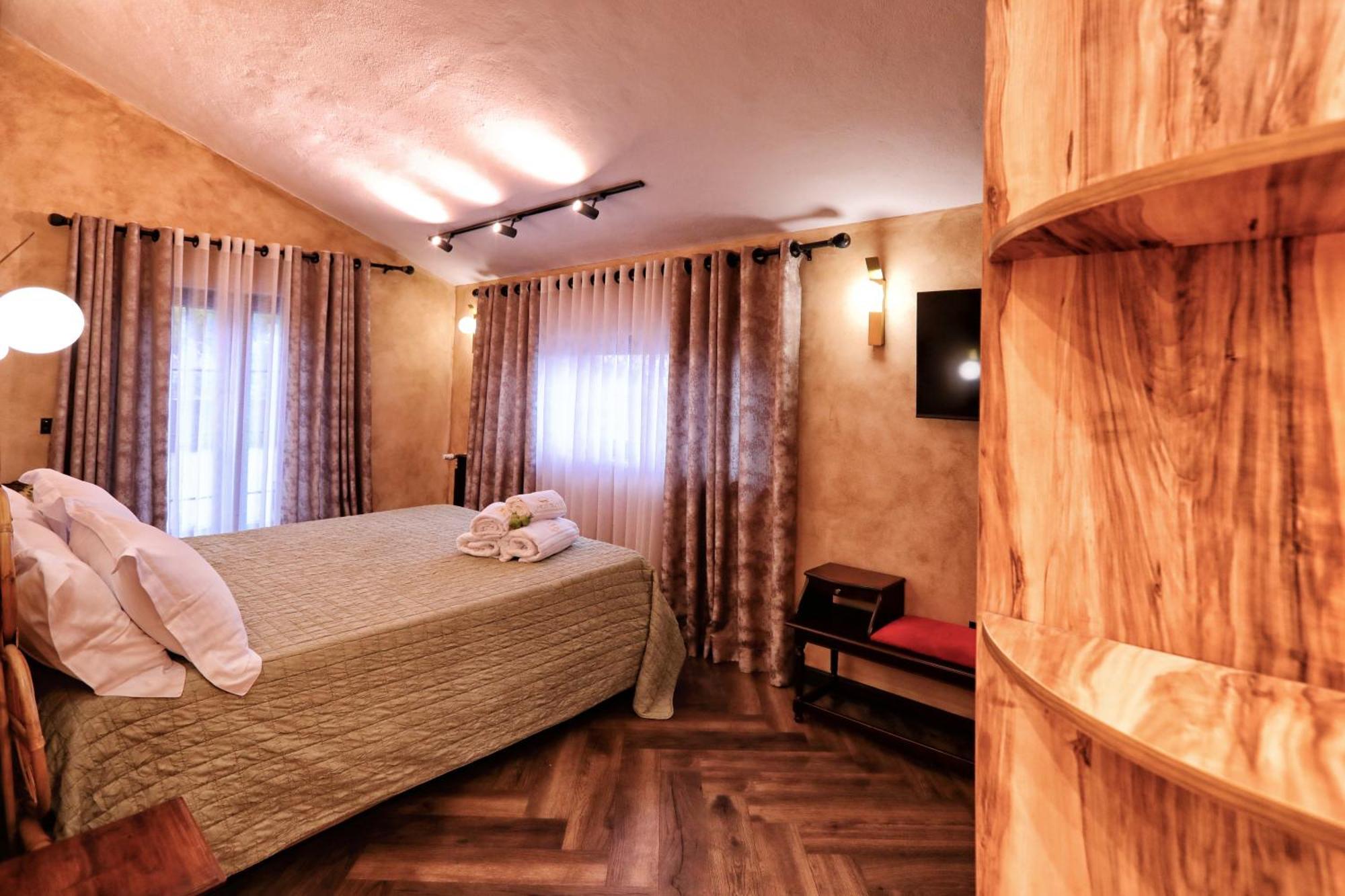 Hotel Labiatan Zogaj  Bagian luar foto